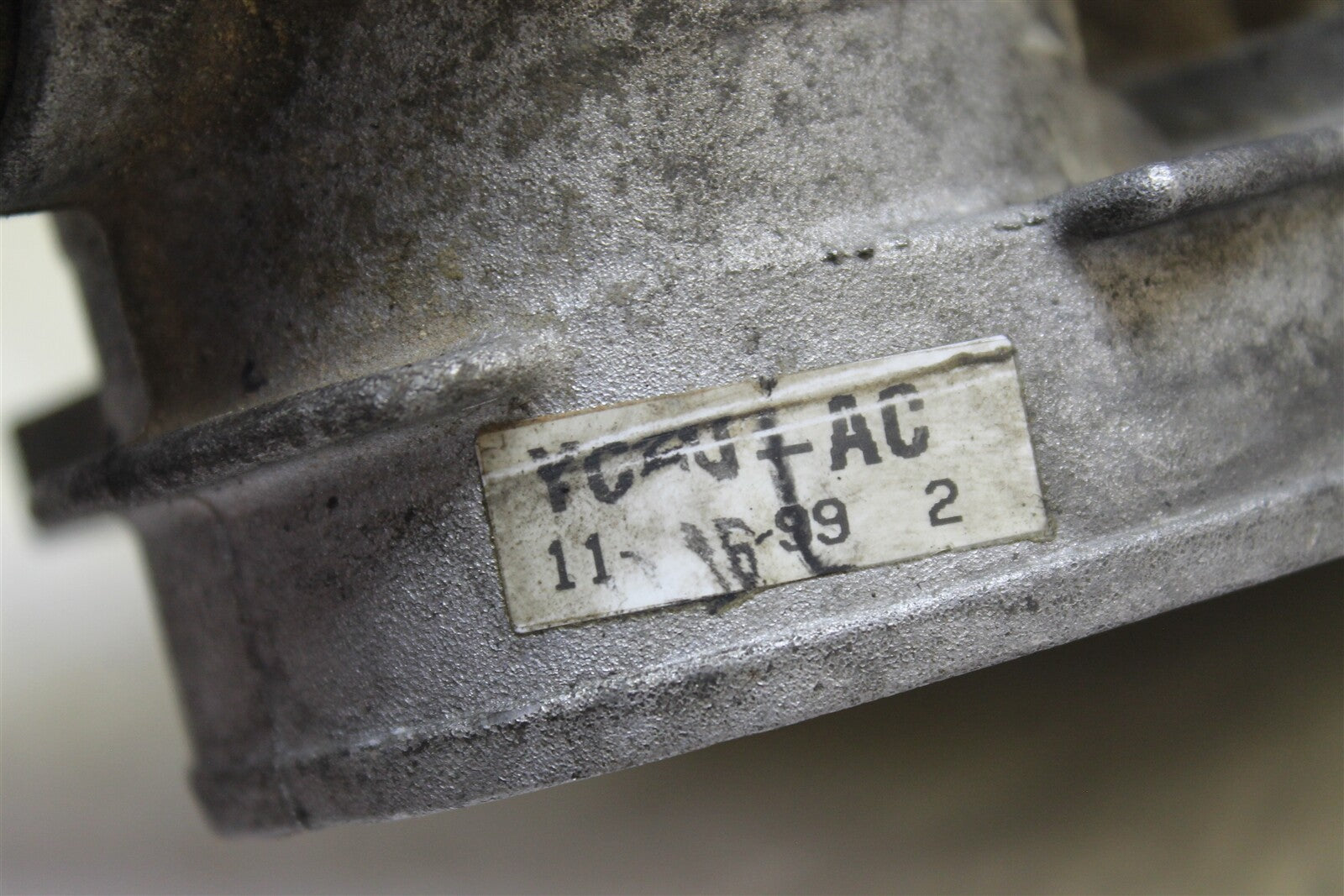 00-04 Ford F250SD F350SD Throttle Body Valve Assembly YC2UAB YC2UAC | 190 1P8-B5