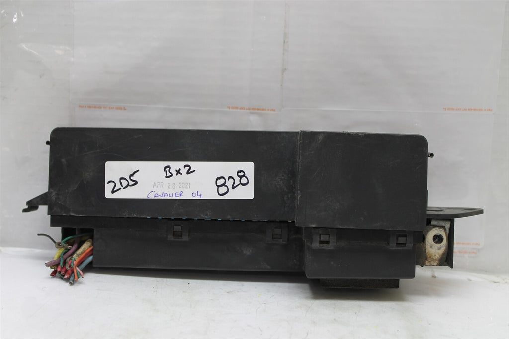 00-05 Chevrolet Cavalier Sunfire Fuse Box Junction 15401742002 Module 828 2D5-B2