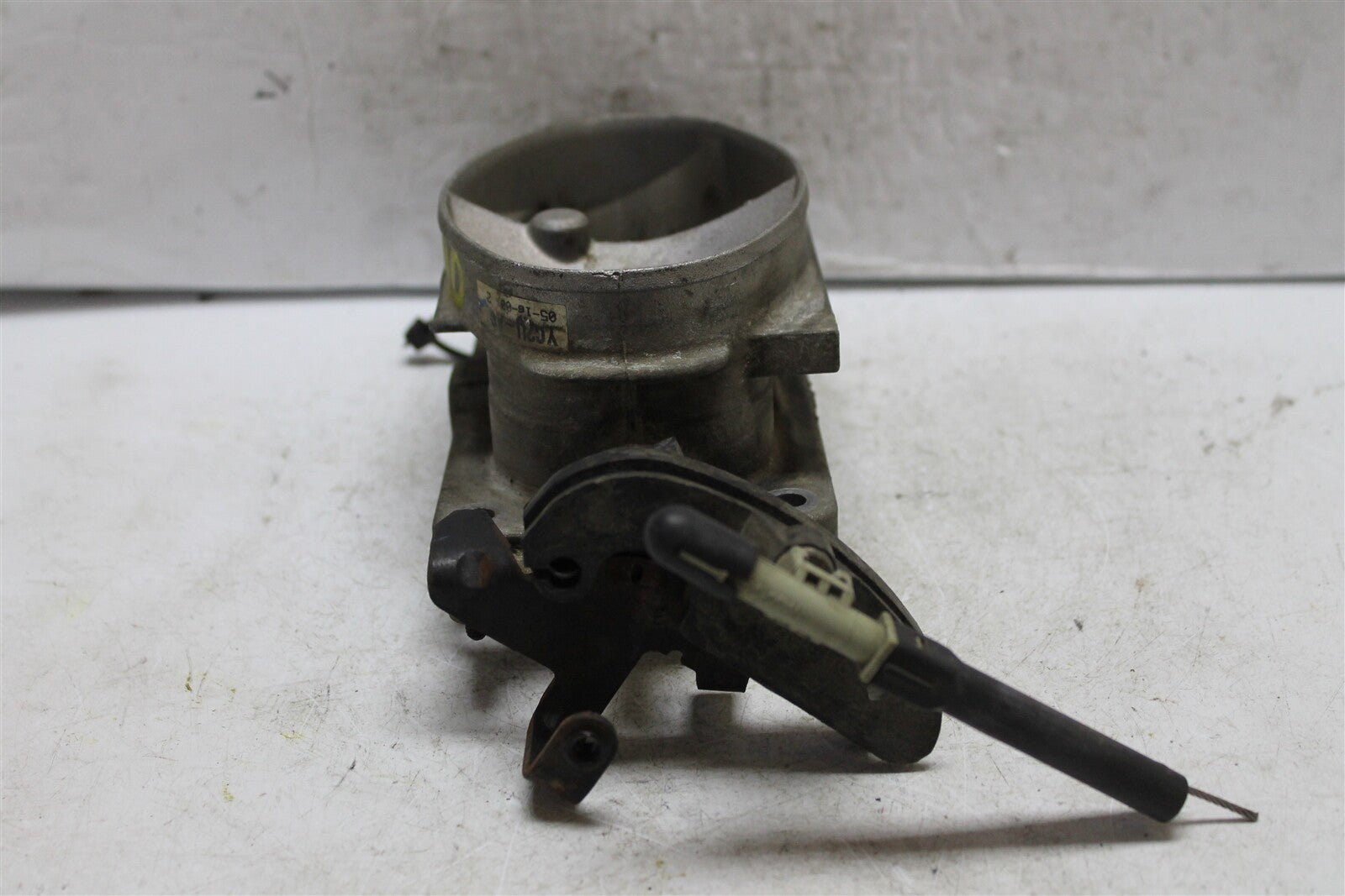 00-04 Ford F250SD F350SD Throttle Body Valve Assembly YC2UAB YC2UAC | 581 5A2-B1