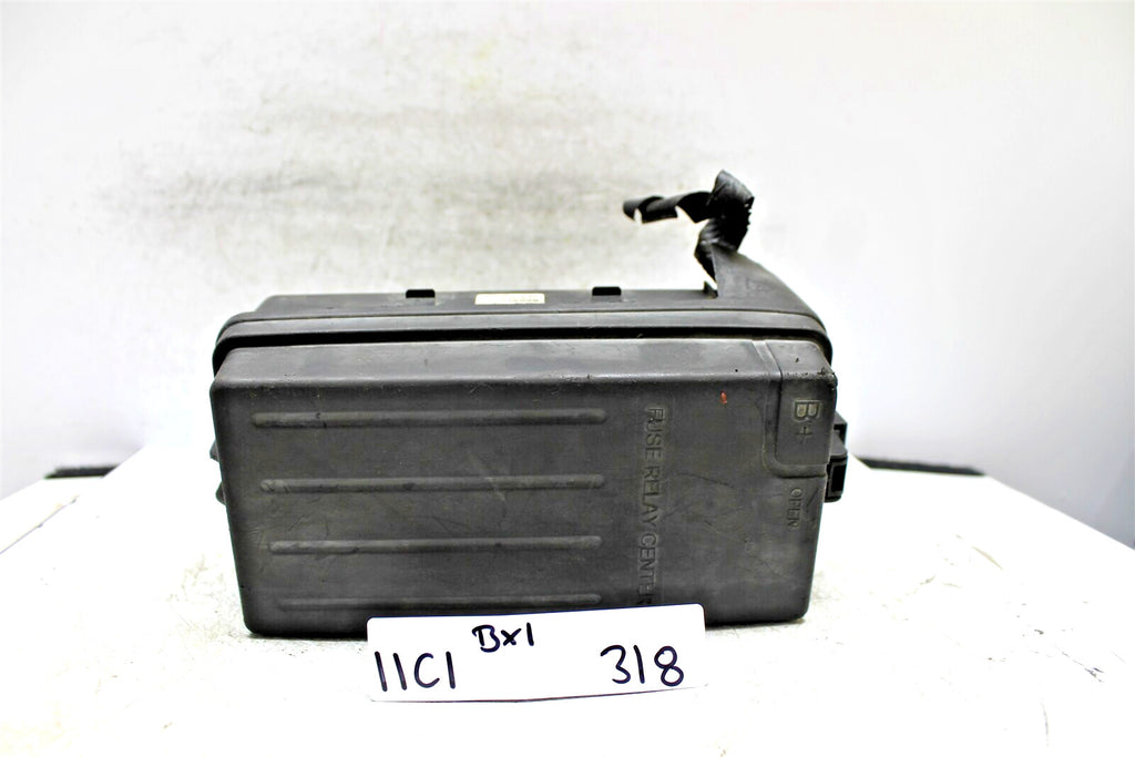 0015J200AN Suzuki Forenza  2004-2008 Engine Fuse Box Relay Unit OEM  1C1 318 B5