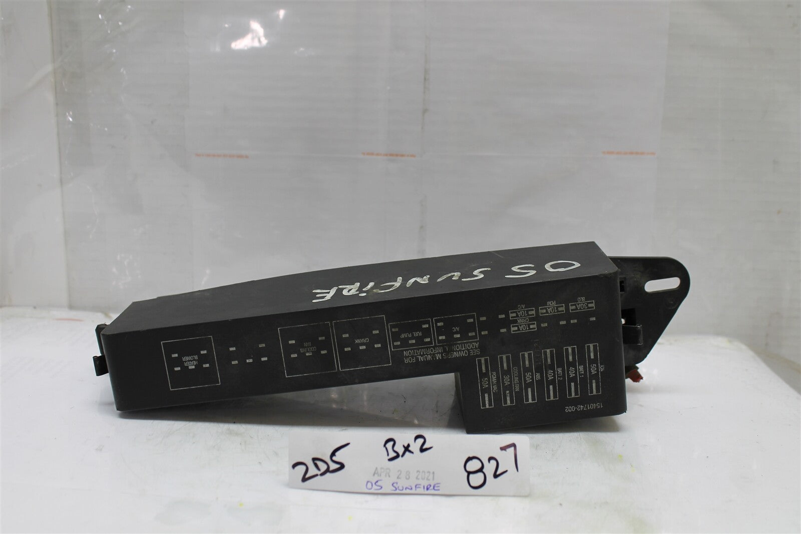 00-05 Chevrolet Cavalier Sunfire Fuse Box Junction 15401742002 Module 827 2D5-B2