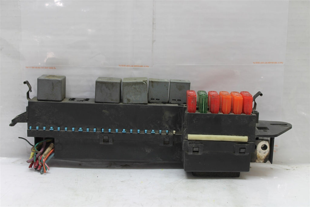 00-05 Chevrolet Cavalier Sunfire Fuse Box Junction 15401742002 Module 828 2D5-B2