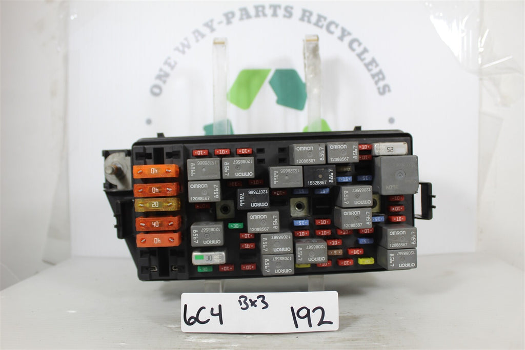 00-05 Cadillac Deville Fuse Box Junction Oem 15448284 Module 192 6C4 B3