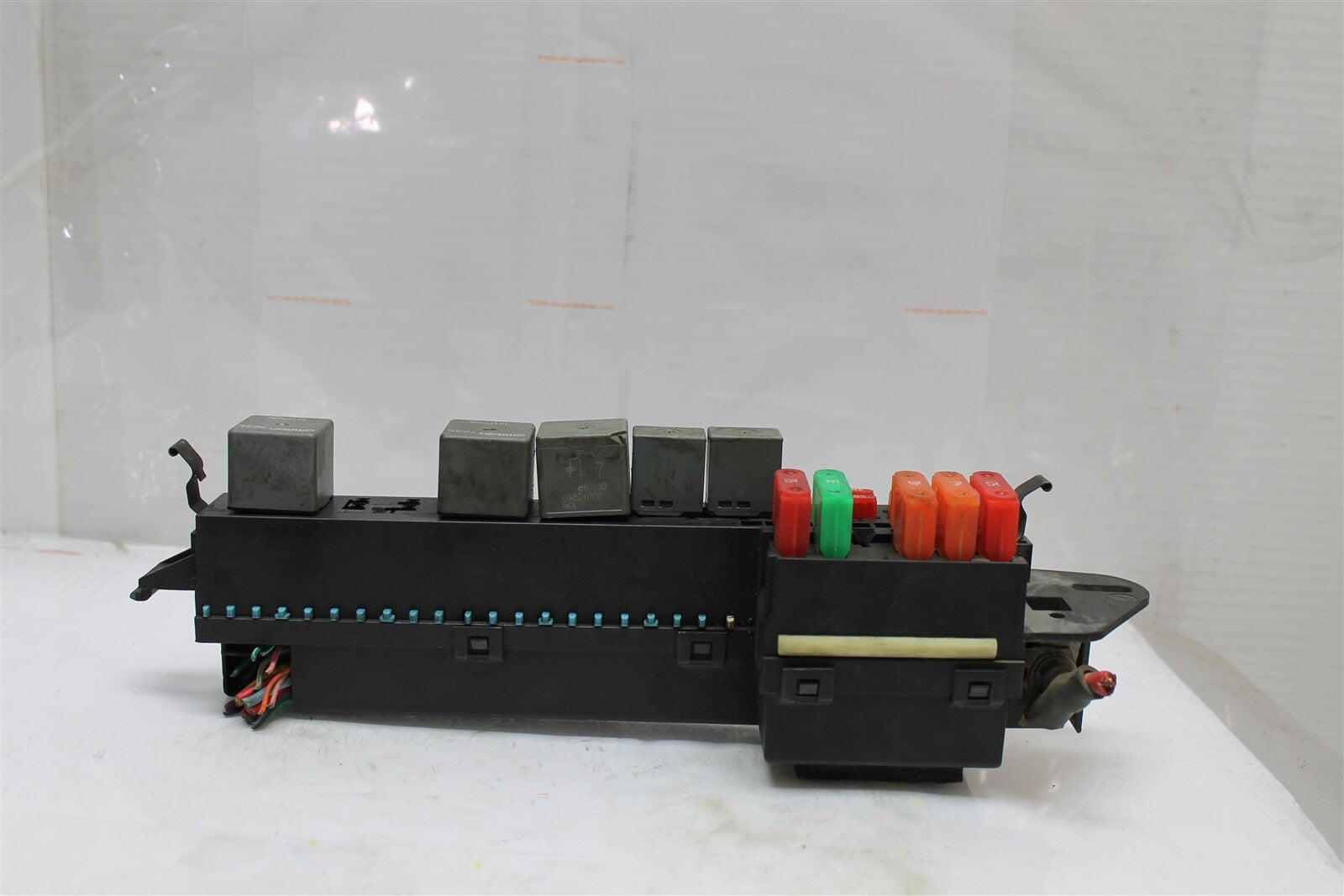 00-05 Chevrolet Cavalier Sunfire Fuse Box Junction 15401742002 Module 827 2D5-B2