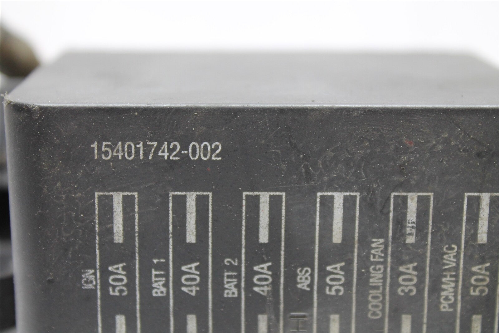 00-05 Chevrolet Cavalier Sunfire Fuse Box Junction 15401742002 Module 827 2D5-B2