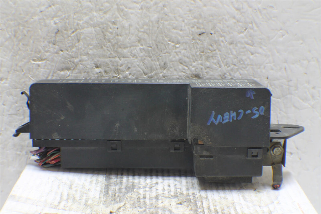 00-05 Chevrolet Cavalier Sunfire Fuse Box Junction 15401742002 Module 104 4L3-B1
