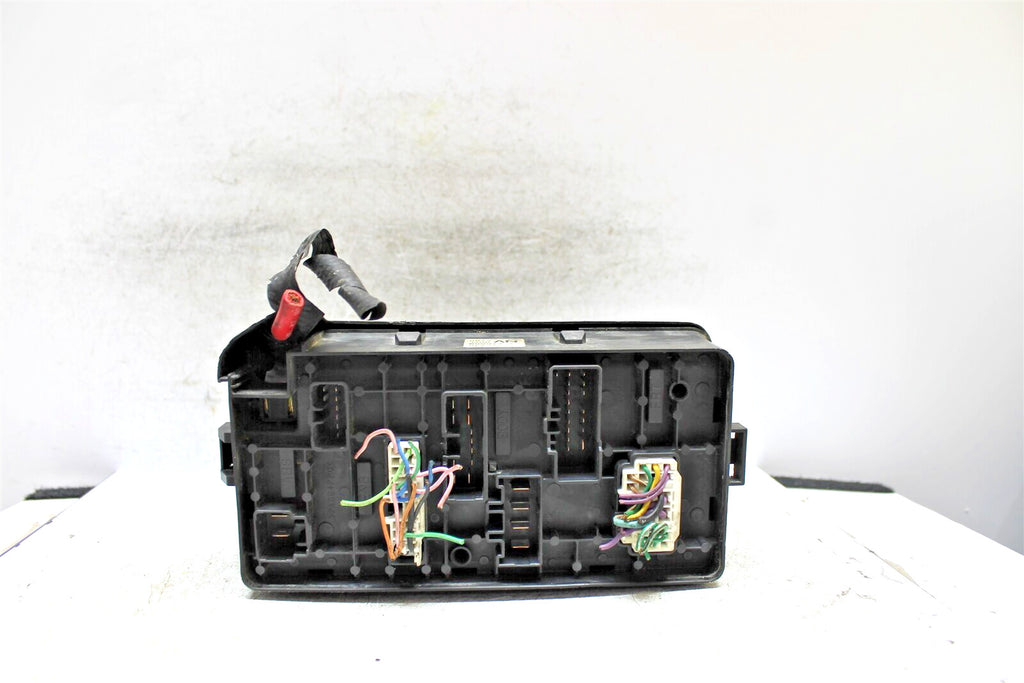 0015J200AN Suzuki Forenza  2004-2008 Engine Fuse Box Relay Unit OEM  1C1 318 B5