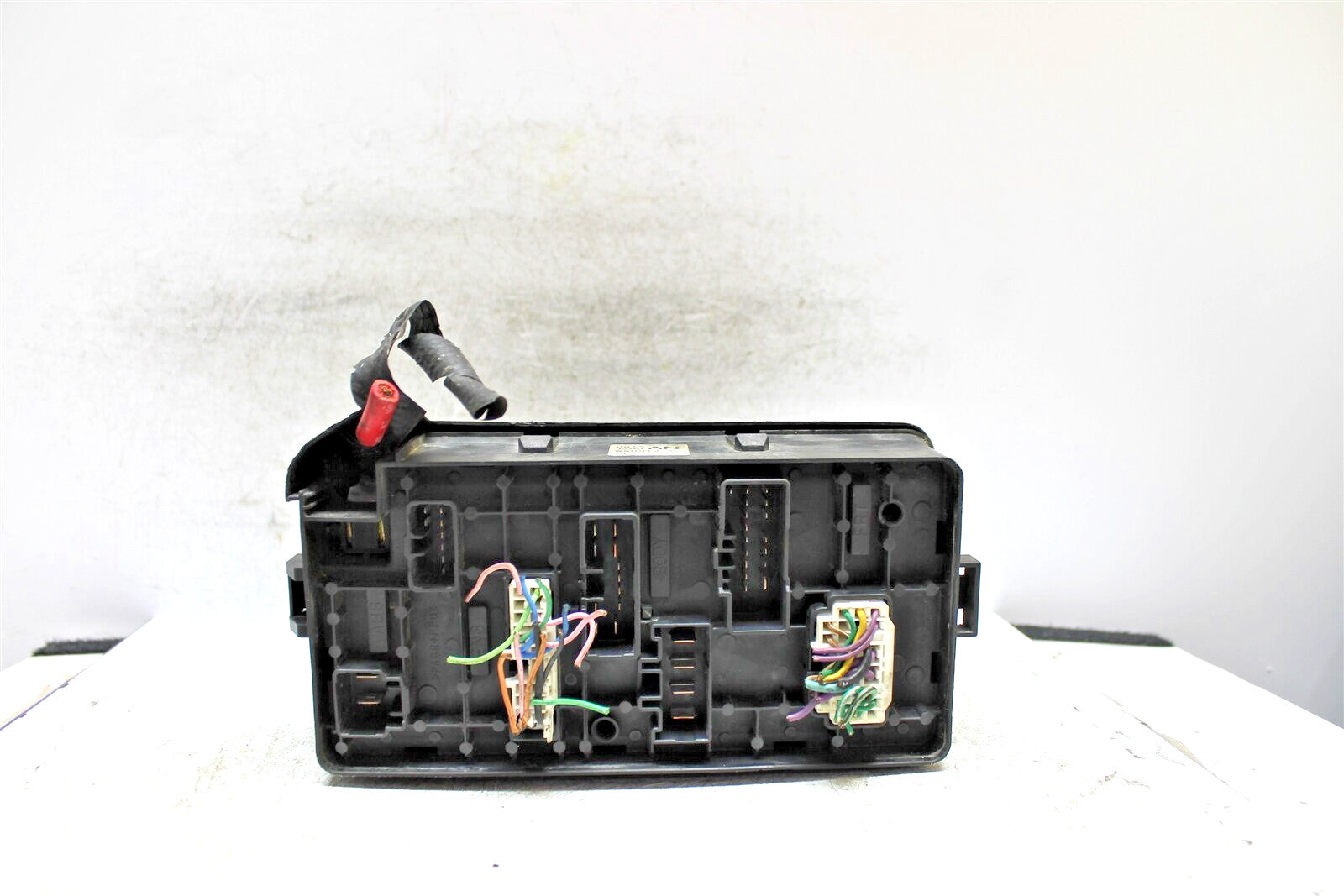 0015J200AN Suzuki Forenza  2004-2008 Engine Fuse Box Relay Unit OEM  1C1 318 B5