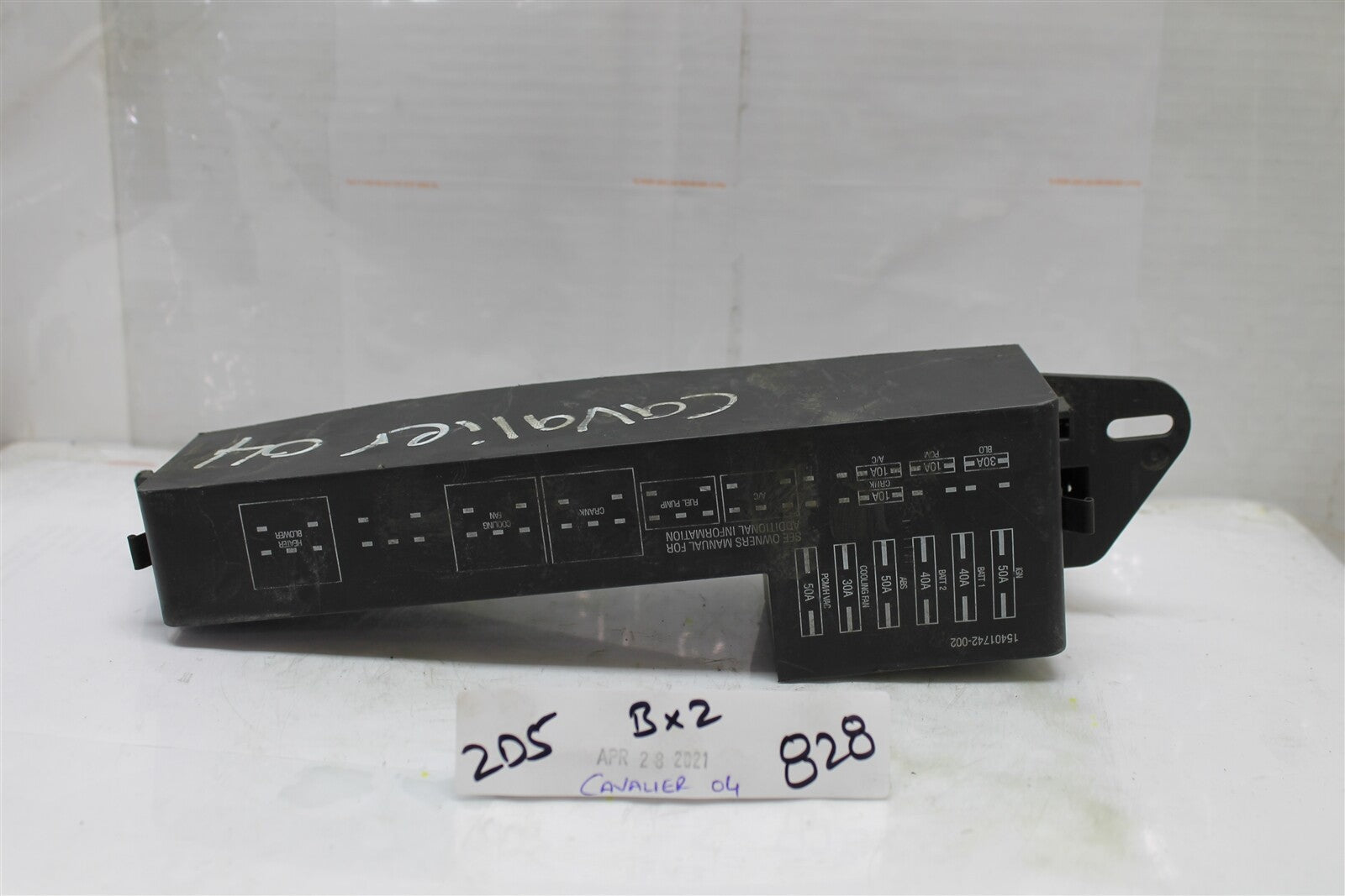 00-05 Chevrolet Cavalier Sunfire Fuse Box Junction 15401742002 Module 828 2D5-B2