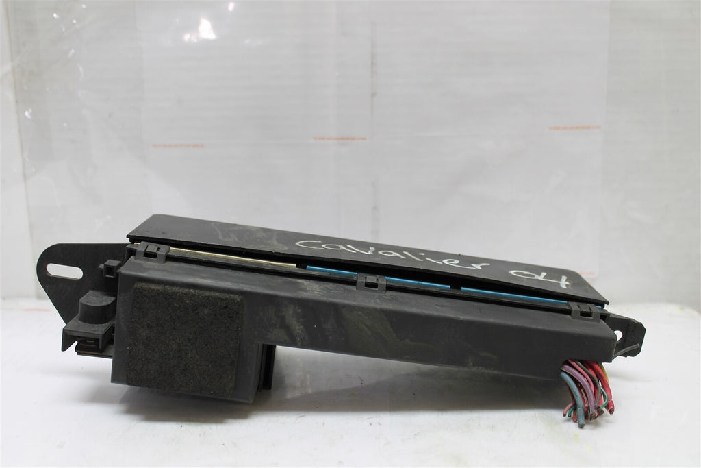 00-05 Chevrolet Cavalier Sunfire Fuse Box Junction 15401742002 Module 828 2D5-B2
